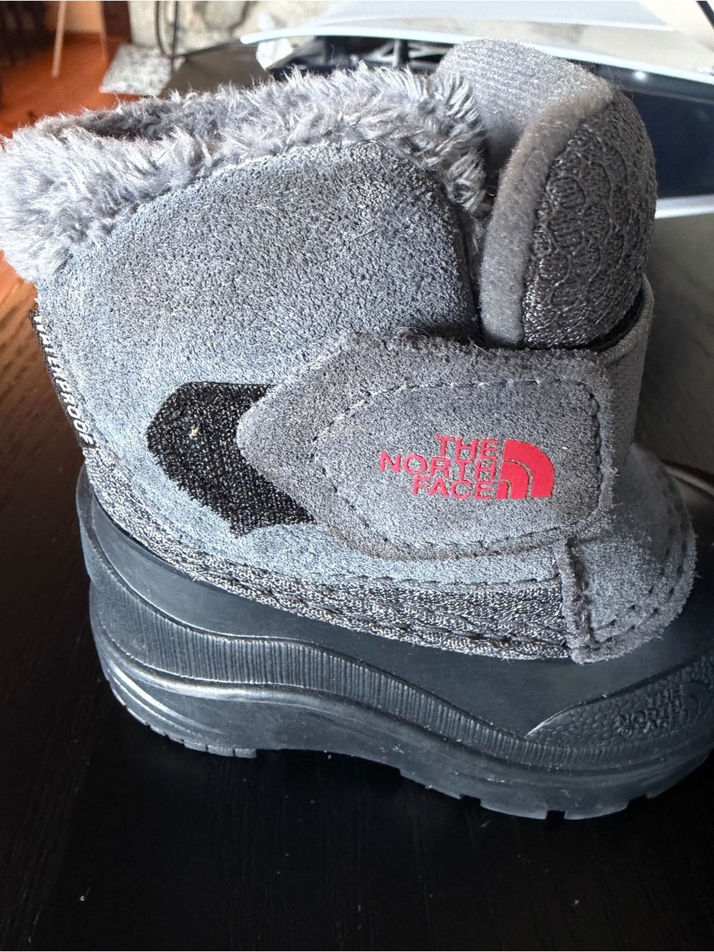 The North Face Gray Suede babyWinter Boots size us 4